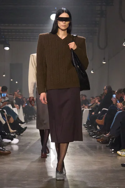 Look 28